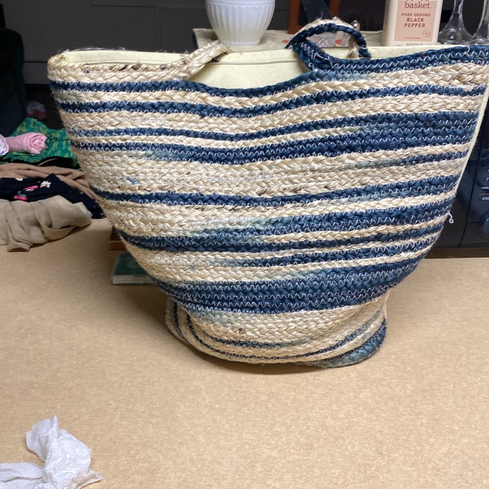blue and beige woven beach bag